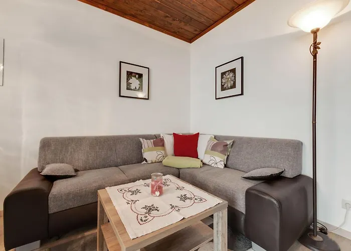 In Near Apartament Afritz