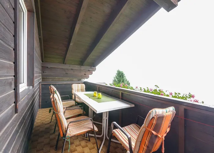 In Near דירה אפריץ