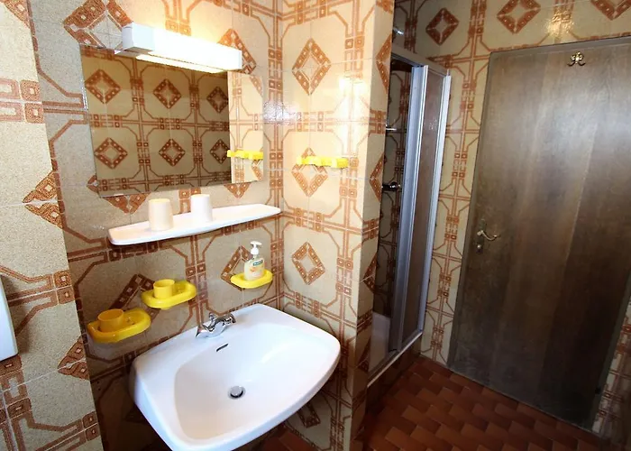 In Near Apartament Afritz